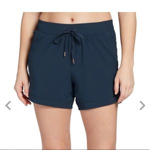 NEW CALIA by Carrie Underwood Women's 5" Shorts